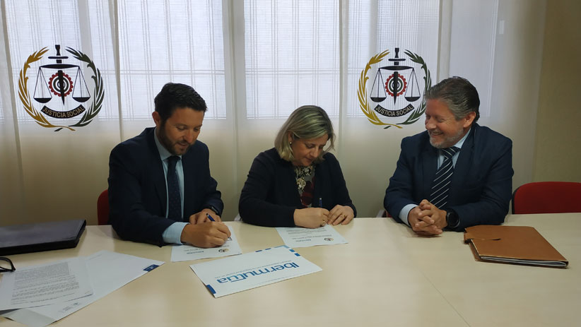 Acto de firma del convenio de colaboración con el Colegio de Graduados Sociales de Huelva