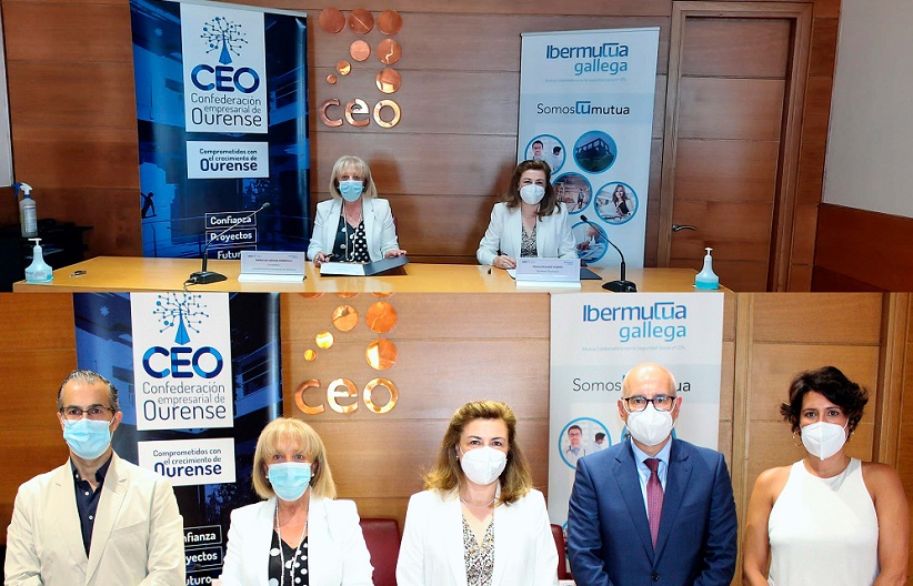 Firma Convenio CEOE e Ibermutua